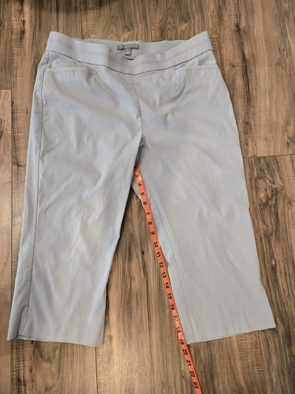 Valerie Stevens Pale Gray Cropped Pants